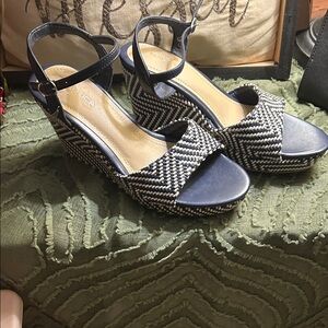 Nautica Women's Blue and White Wedge Sandals